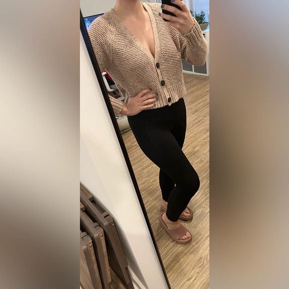 NWOT Blush Pink Boxy Crop Cardigan - Picture 2 of 8